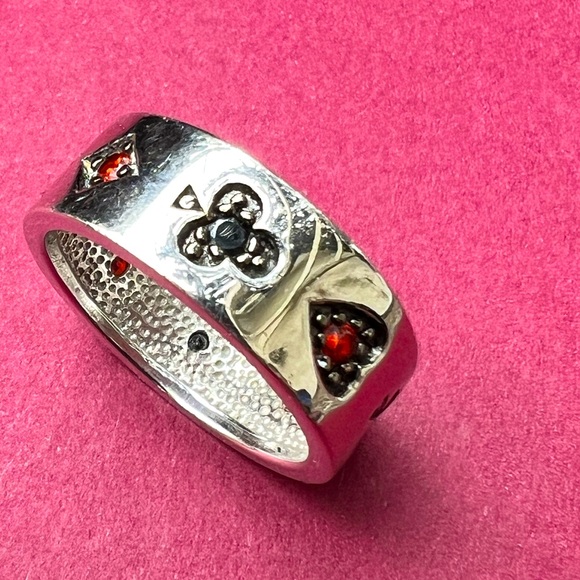 Playing card ring, solid 925 silver band w/ red and black gemstones all around. - Picture 2 of 12